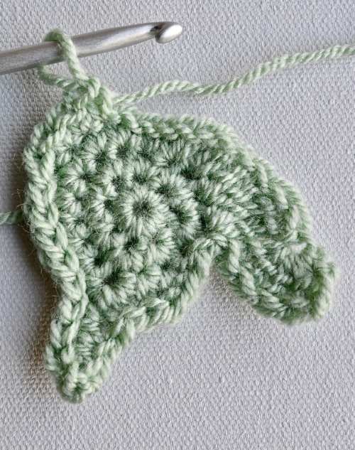 crochet squirrel motif