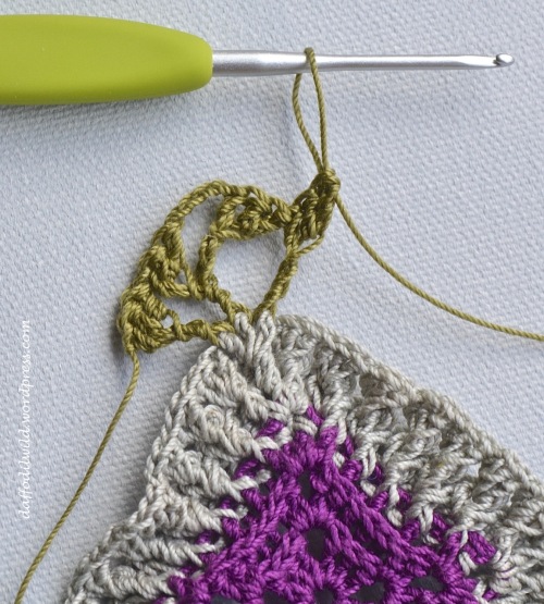 crochet thread square