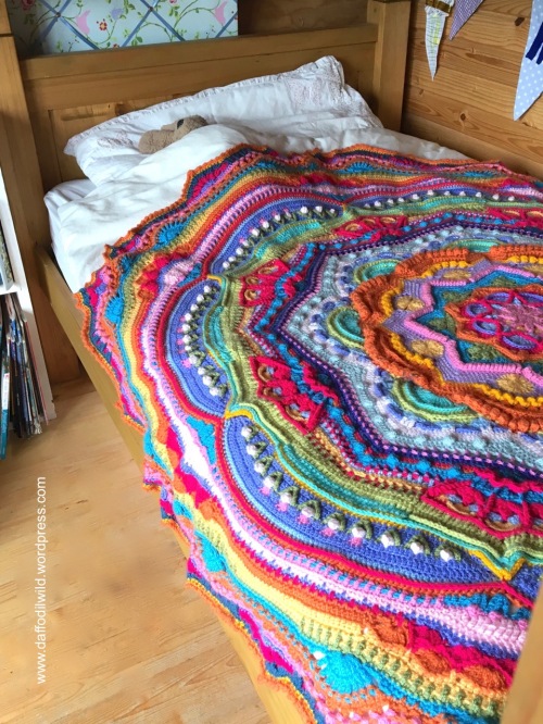 Mandala Madness, crochet blanket